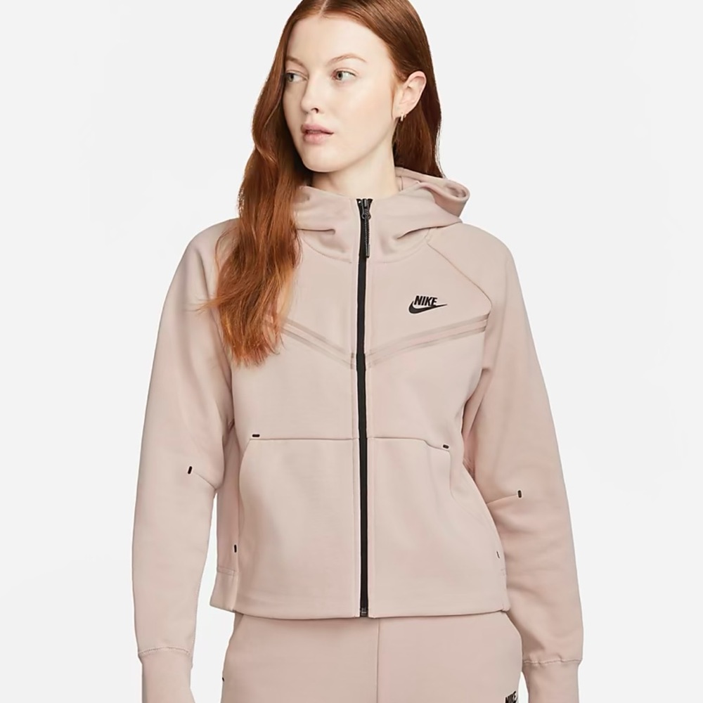 Women’s Nike sportswear tech fleece full zip hoodie